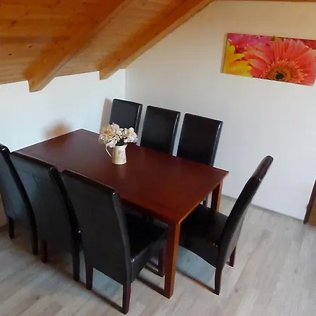 Rekreacni Areal U Prehrady Orlik Apartmán *